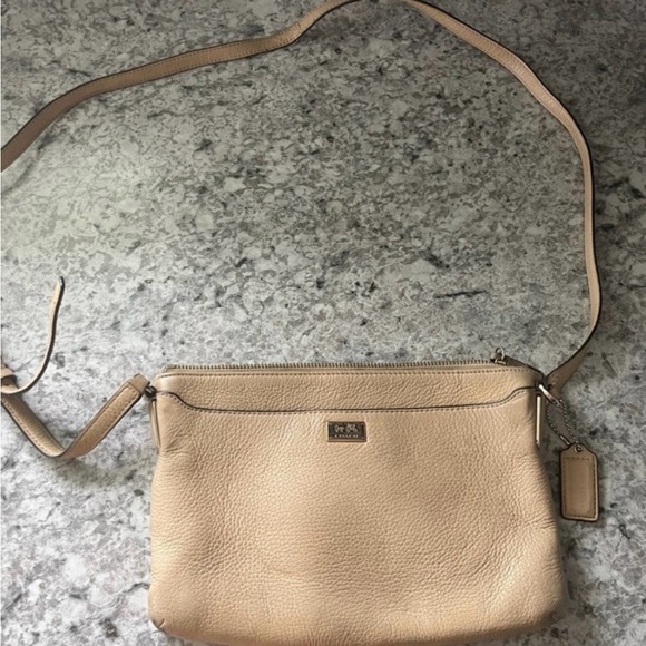 Coach Tan Leather Crossbody Bag vintage - Picture 1 of 9